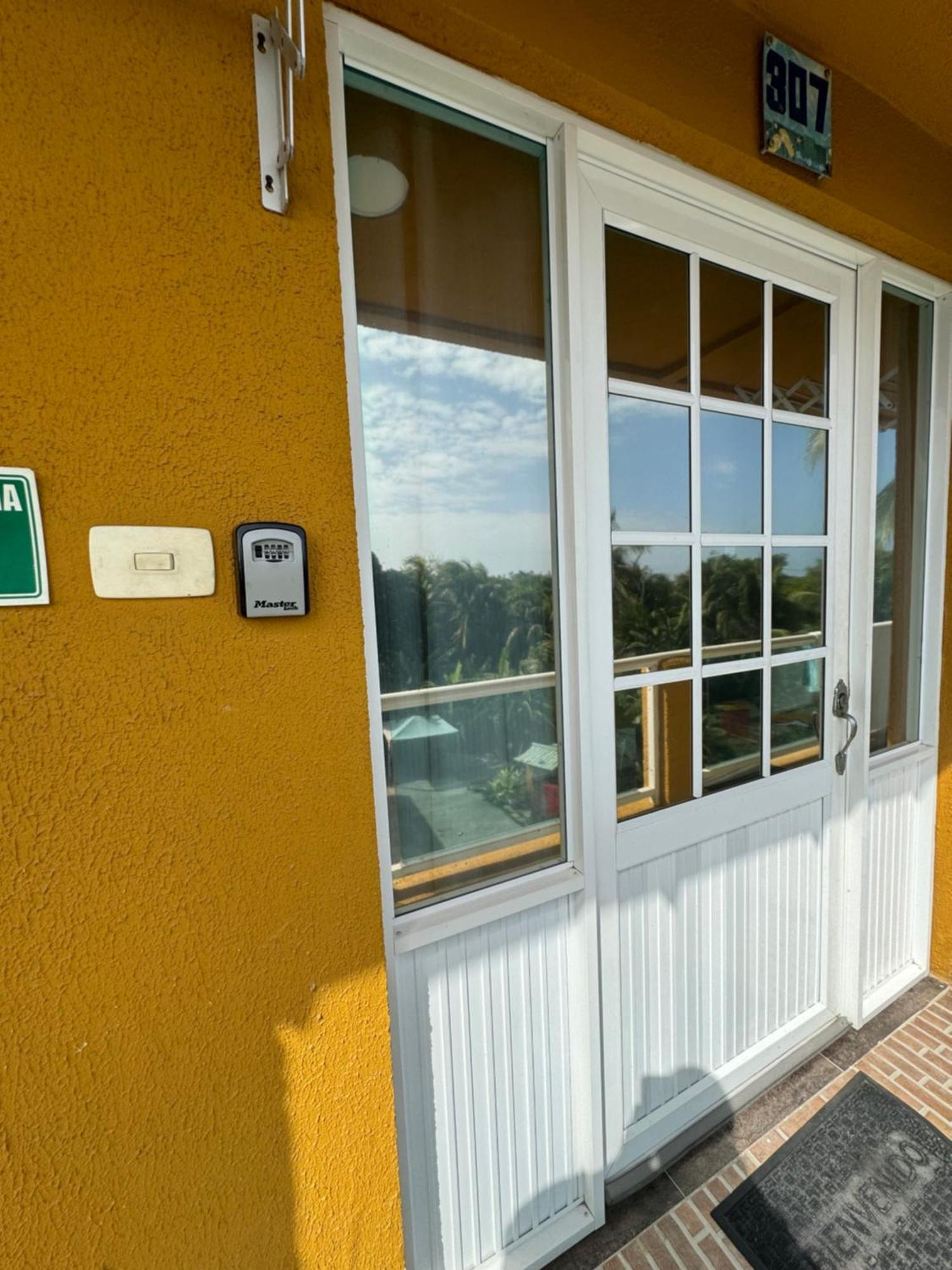 Sea Life Apartamentos En Via Principal Centro Y San Luis San Andrés Εξωτερικό φωτογραφία